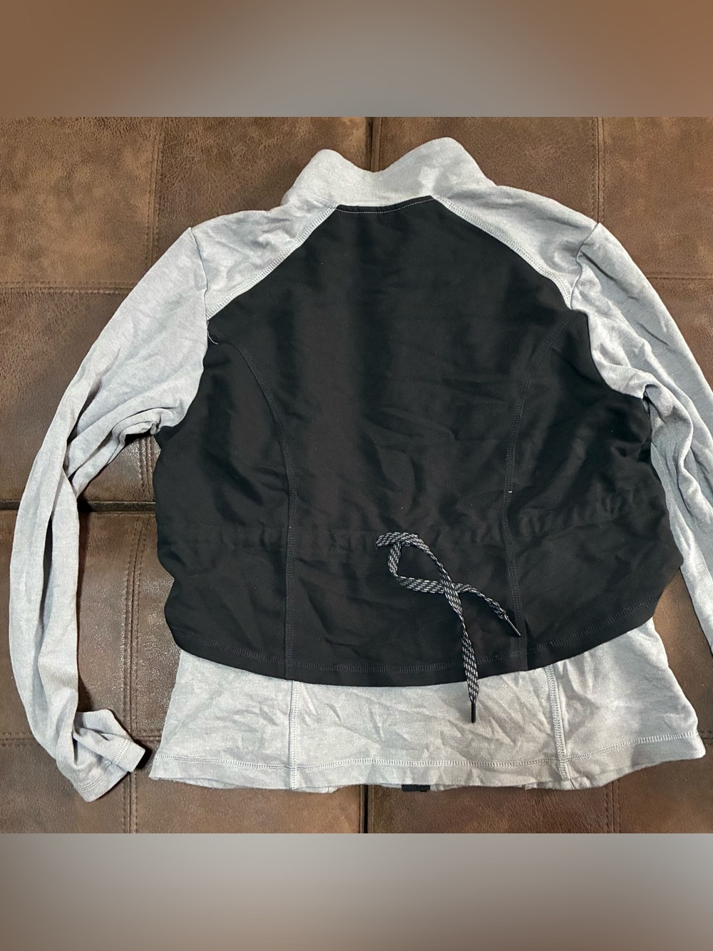 Jaanuu Scrub Jacket - Picture 2 of 2